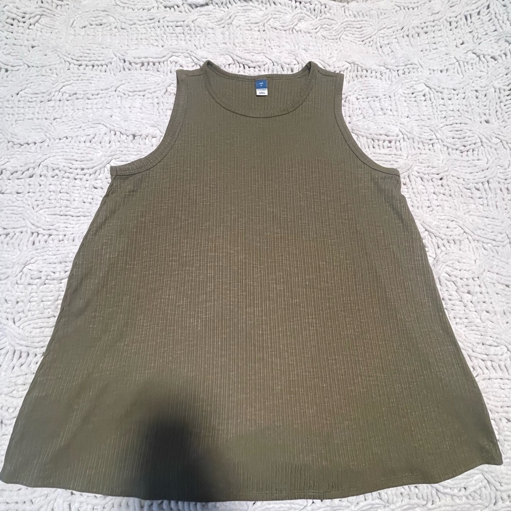 Old navy tank top. Small and olive green super light weight and great condition!